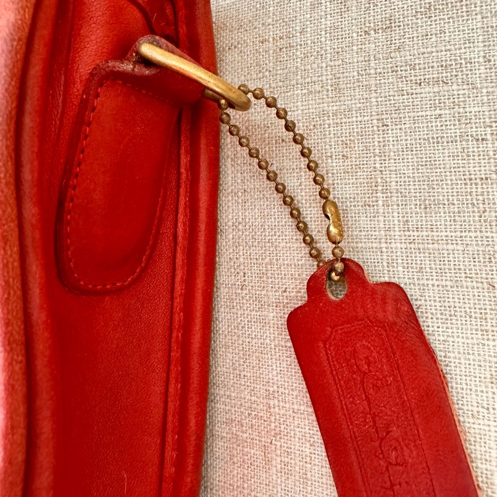 -SOLD- Coach vintage convertible Red Leather Crossbody Bag and Wallet Set - Picture 5 of 16